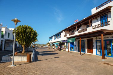Playa Blanca, Lanzarote, 30 Mart, 2017: sahil Marina Rubicon Playa Blanca, Lanzarote, Kanarya Adaları, İspanya