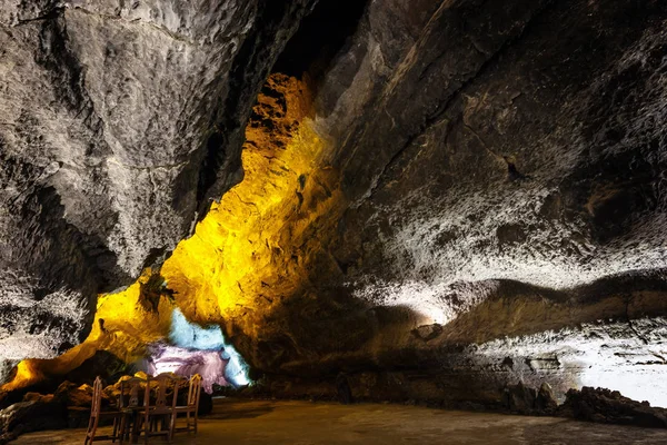 Cueva de los Verdes, γραφικό ηφαιστειακή σπηλιά μέσα — Φωτογραφία Αρχείου