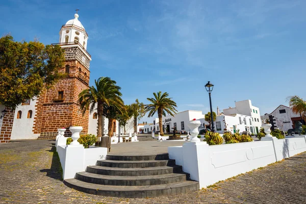 Tequise, Lanzarote Adası, İspanya, 30 Mart 2017: Şehir Merkezi Teguise, Lanzarote Adası'nın eski başkenti görünümünü — Stok fotoğraf