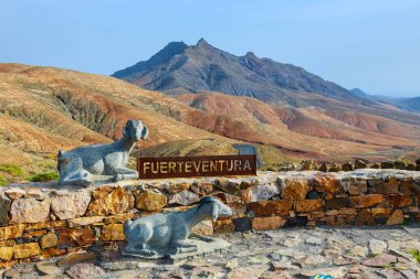 Betancuria Kanarya güney kısmında dağlarda Mirador ada Fuerteventura, İspanya
