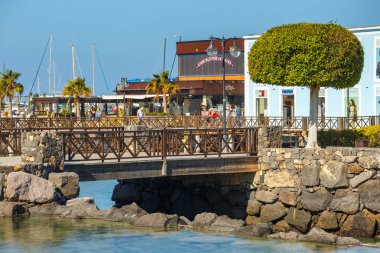 Playa Blanca, Lanzarote, 04 Nisan, 2017: sahil Marina Rubicon Playa Blanca, Lanzarote, Kanarya Adaları, İspanya