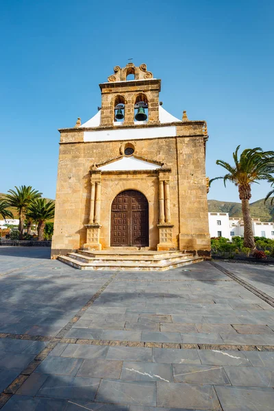 ヌエストラ・セノーラ・デ・ラ・ペナ教会近くベタンクーリア,エルミタ・デ・ラ・ビルゲン・デ・ラ・ペナ,フエルテベントゥラ,スペイン — ストック写真