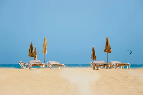 Słonecznej plaży w Corralejo Fuerteventura, Wyspy Kanaryjskie, Hiszpania — Zdjęcie stockowe