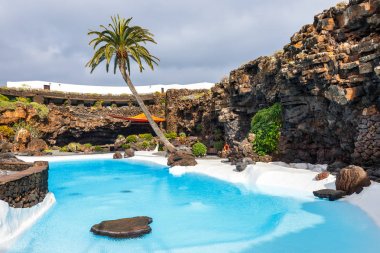 Jameos del Agua havuzu volkanik mağarada, Lanzarote, Kanarya Adaları, İspanya