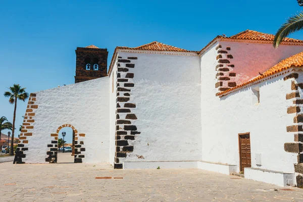 Kirche unserer Königin der Kerzenlichter in La Oliva, Insel Fuerteventura, Spanien — Stockfoto