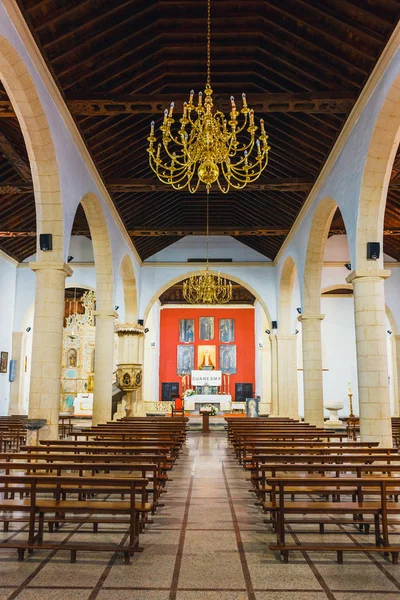 라 올 리 바, 카나리아, 스페인, 4 월 3 일, 2017: 인테리어의 교회의 성모 라 올 리 바, 카나리아 섬, 스페인 칸델라 리아의 — 스톡 사진