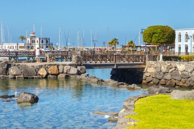 Playa Blanca, Lanzarote, 04 Nisan, 2017: sahil Marina Rubicon Playa Blanca, Lanzarote, Kanarya Adaları, İspanya