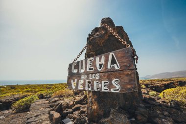 Pitoresk volkanik Cueva de los Verdes girişine mağara, Lanzarote, Kanarya Adaları, İspanya
