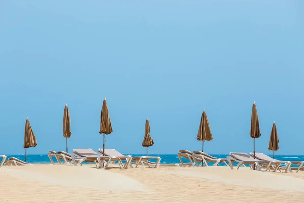 阳光明媚的海滩，在西班牙加那利群岛富埃特文图拉，科拉莱霍 — 图库照片
