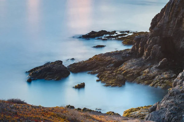 Lunga esposizione colpo di costa a Lanzarote, Spagna — Foto Stock