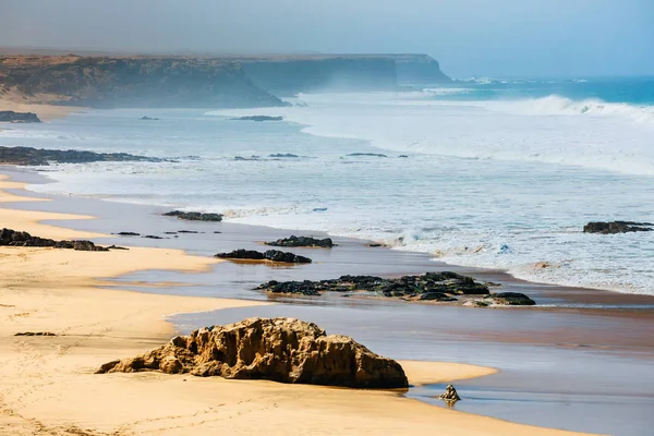 Spiaggia nel villaggio El Cotillo nell'isola di Fuerteventura, Spagna — Foto Stock