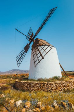 Fuertaventura, Kanarya Adaları, İspanya geleneksel beyaz taşlı yel değirmeni