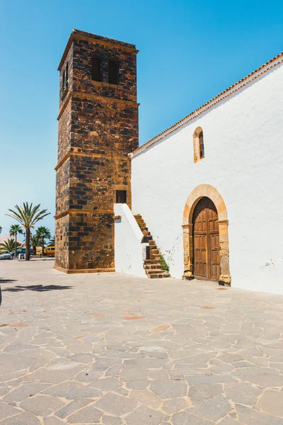 Kirche unserer Königin der Kerzenlichter in La Oliva, Insel Fuerteventura, Spanien — Stockfoto