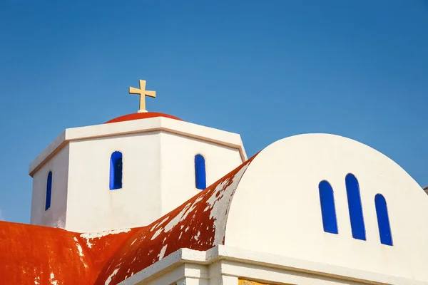 Prachtige kapel aan de kust in de buurt van Pacheia Ammos op Kreta – Griekenland — Stockfoto