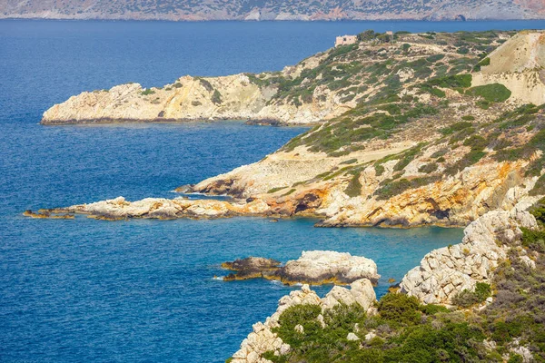 Bellissimo paesaggio marino greco nella giornata di sole. Luogo di Creta settentrionale, a est di Agios Nikolaos — Foto Stock