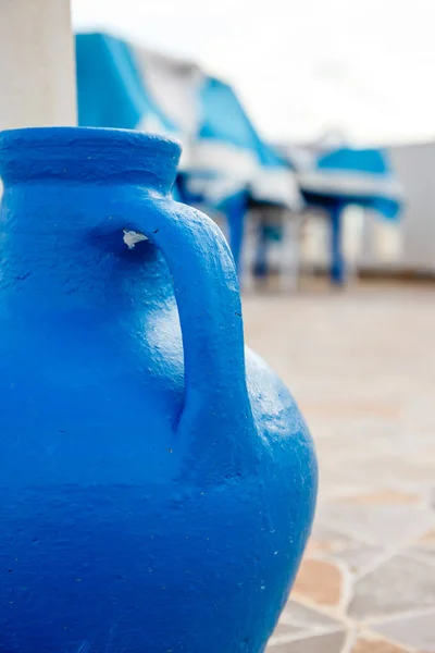 ギリシャ風セラミック ブルー花瓶, クローズ アップ — ストック写真