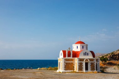Güzel Şapel deniz kenarı yakınındaki Pacheia Ammos Crete, Yunanistan