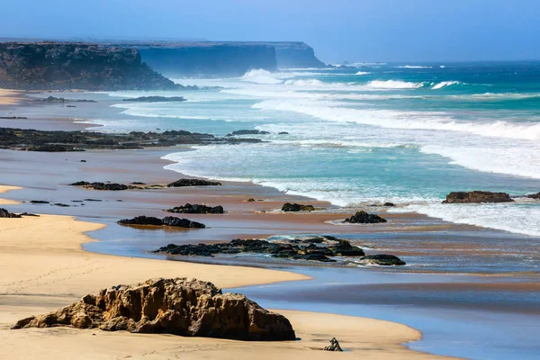 Spiaggia nel villaggio El Cotillo nell'isola di Fuerteventura, Spagna — Foto Stock