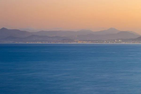 Vue de l'île de Fuerteventura depuis Playa Blanca, Lanzarote — Photo