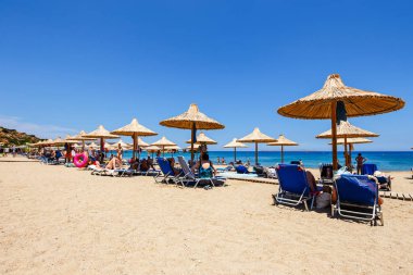 Girit Adası, Yunanistan, 11 Haziran 2017: Vai ünlü kumsalda güzel palm orman east Crete, Yunanistan