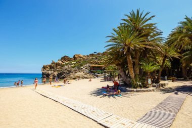 Girit Adası, Yunanistan, 11 Haziran 2017: Vai ünlü kumsalda güzel palm orman east Crete, Yunanistan