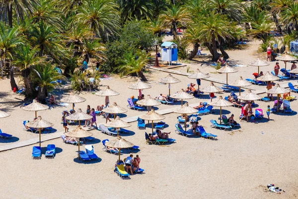 Wyspa Kreta, Grecja, 11 czerwca 2017: Słynnej plaży w Vai z pięknych palm lasu na wschodzie Crete, Grecja — Zdjęcie stockowe