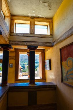 Knossos, Girit, 10 Haziran 2017: Knossos Minos Palace iç. En büyük Tunç Çağı arkeolojik sitesi Minoan medeniyet ve kültür Girit Knossos Sarayı olduğunu