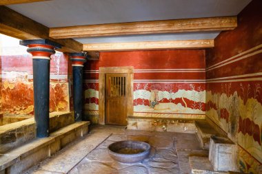 Knossos, Girit, 10 Haziran 2017: Knossos Minos Palace iç. En büyük Tunç Çağı arkeolojik sitesi Minoan medeniyet ve kültür Girit Knossos Sarayı olduğunu