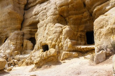 Matala plaj. Mağara buzlu bir Roma mezarlık kullanılan ve 70 's on yıl yaşam--dan tüm dünyada, Girit, Yunanistan hippiydi