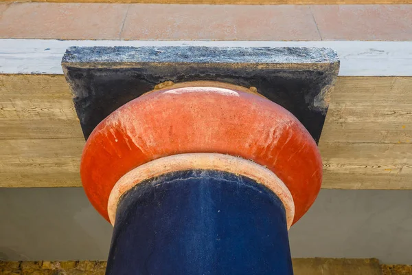 Detalles de la columna en el Palacio Minoico de Knossos, Creta — Foto de Stock