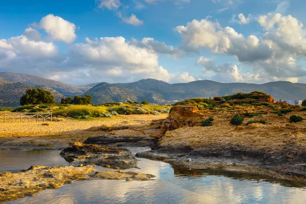 Smukke bjerglandskab i Kreta nær Malia, Grækenland - Stock-foto