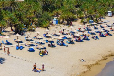 Girit Adası, Yunanistan, 11 Haziran 2017: Vai ünlü kumsalda güzel palm orman east Crete, Yunanistan