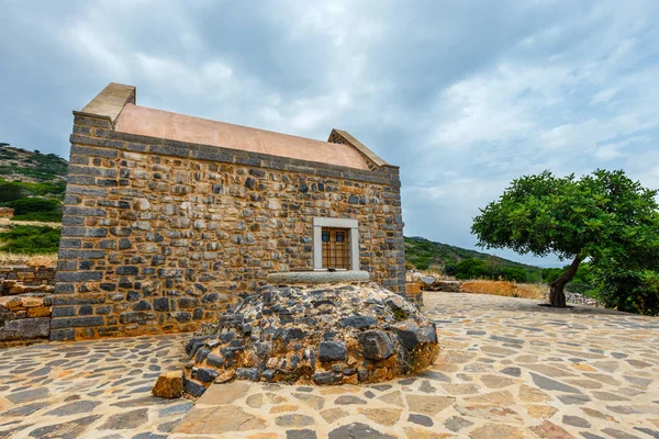 Basílica Cristã Poros Elounda na Península de Kalydon, Creta, Grécia — Fotografia de Stock