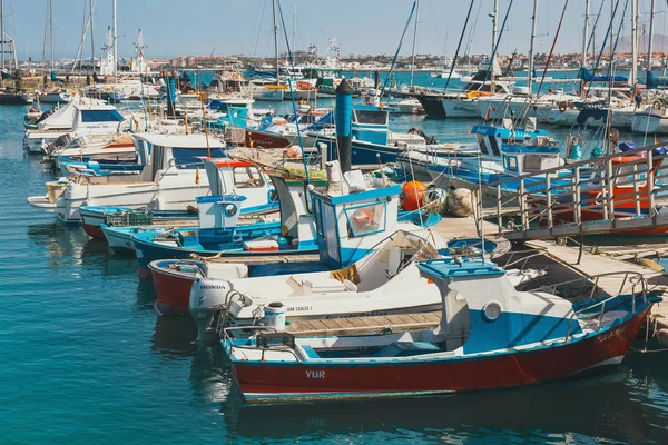 Corralejo, Fuertevetura Island, Spain - April 01, 2017: The skyline of Corralejo with the port and boats in it — Stock Photo, Image