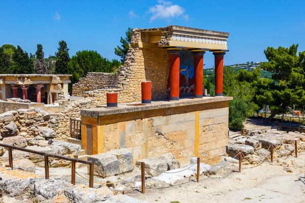 Schilderachtige ruïnes van het Minoïsche Paleis van Knossos op Kreta, Griekenland — Stockfoto