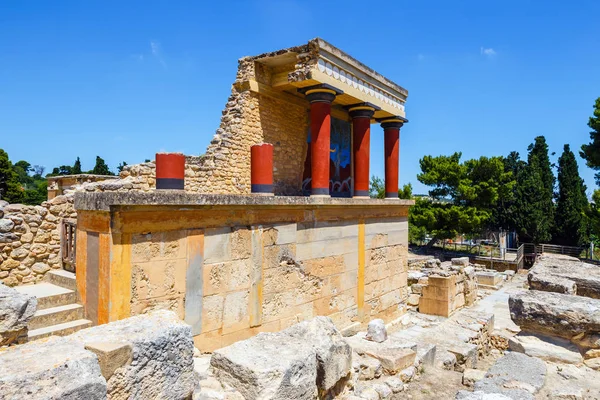 Schilderachtige ruïnes van het Minoïsche Paleis van Knossos op Kreta, Griekenland — Stockfoto