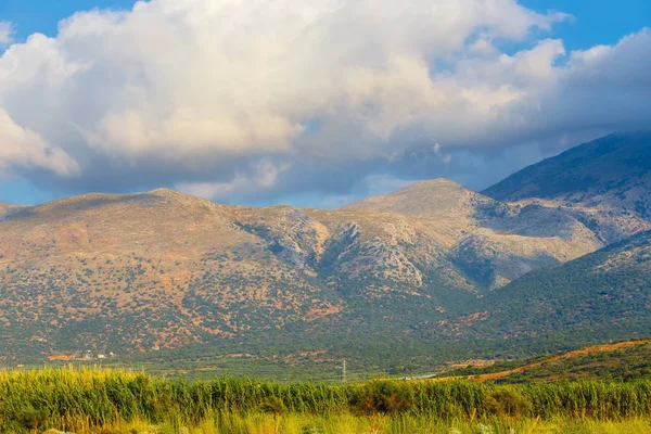 Girit Malia, Yunanistan yakınındaki güzel dağ manzarası — Stok fotoğraf