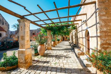 Avlunun Arkadi manastır adasında Crete, Yunanistan