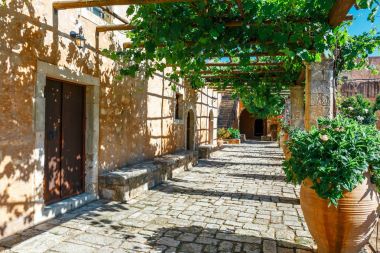 Avlunun Arkadi manastır adasında Crete, Yunanistan