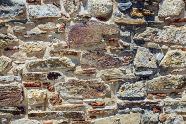 Taş duvar artalanları kullanabilirsiniz
