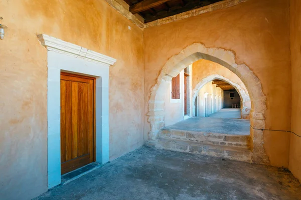  Geçit Batı kapısında Arkadi Manastırı, Arkadi, Crete, Yunanistan
