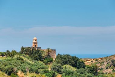 Toplou manastır kilisesi. Doğu Ortodoks Manastırı Girit kuzeydoğu bölümünde olduğunu