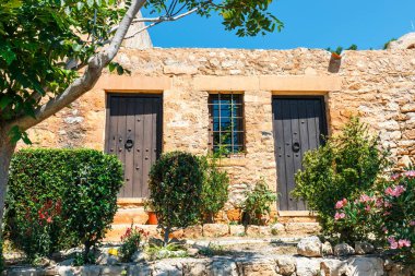 Tarihi Venedik Kalesi Kazarma olan görünümünü. Sitia, Crete