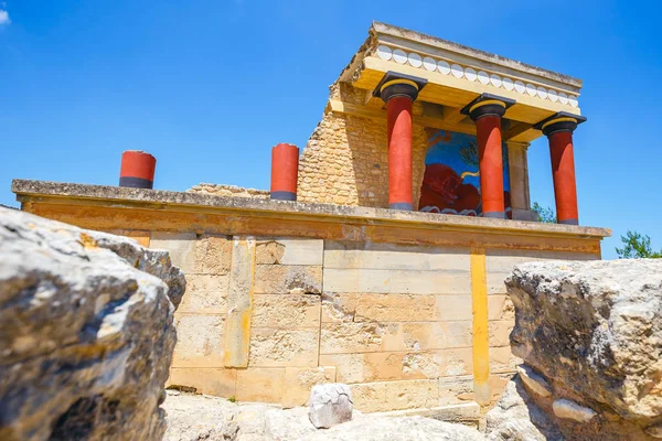 Malebná zřícenina minojského paláce Knossos na Krétě, Řecko — Stock fotografie