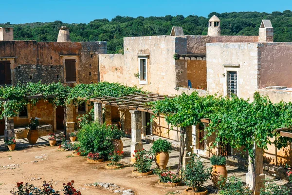 Avlunun Arkadi manastır adasında Crete, Yunanistan