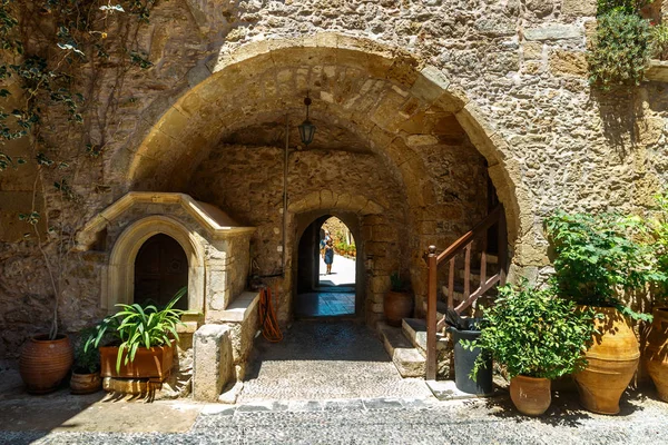 Toplou manastır kilisesi. Doğu Ortodoks Manastırı Girit kuzeydoğu bölümünde olduğunu