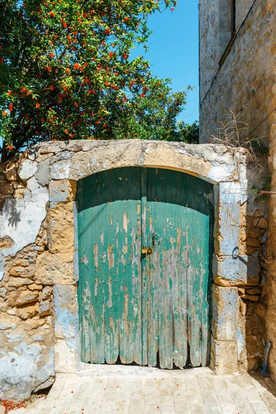 Tradizionale creten villaggio Margarites famoso per il ceram fatto a mano — Foto Stock