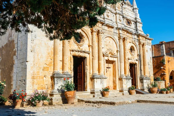 Vue sur la basilique du monastère d'Arkadi en Crète, Grèce — Photo