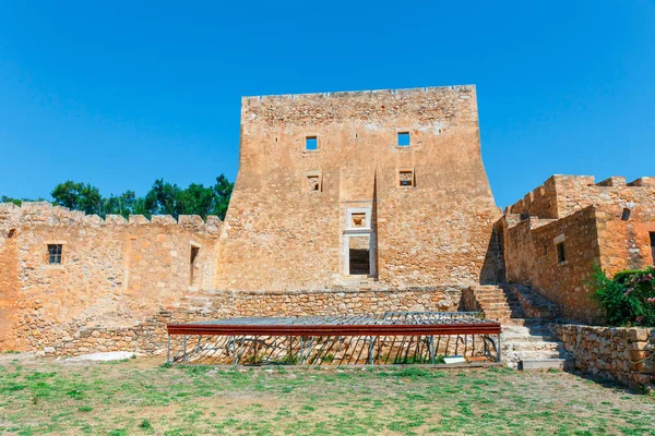 Widok z zabytkowego weneckiego fortu Kazarma. Sitia, Crete — Zdjęcie stockowe
