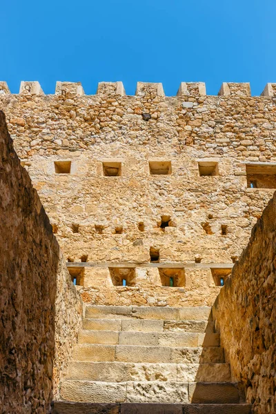 Вид на исторический венецианский форт Казарма. Сития, Крит — стоковое фото